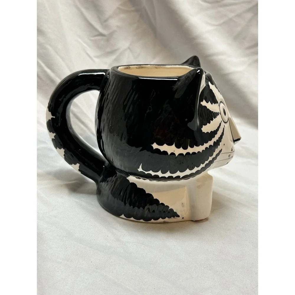 VINTAGE SIGMA KLIBAN CAT COFFEE MUG WHITE BOW